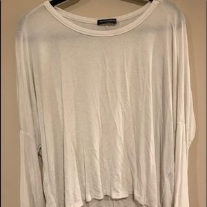 BRANDY MELVILLE WHITE LONGSLEEVE